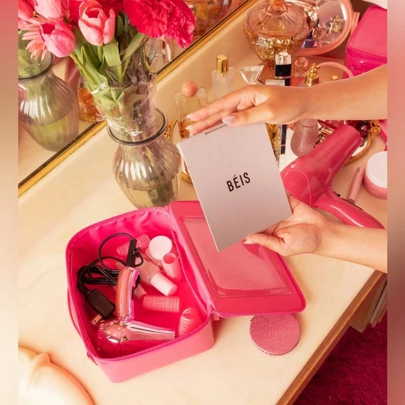 HP🎉BEIS x BARBIE The Cosmetic Case
IN BARBIE™ PINK - Picture 11 of 16
